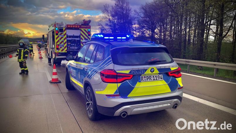Die Verkehrspolizei Weiden im Einsatz. Bild: pviw