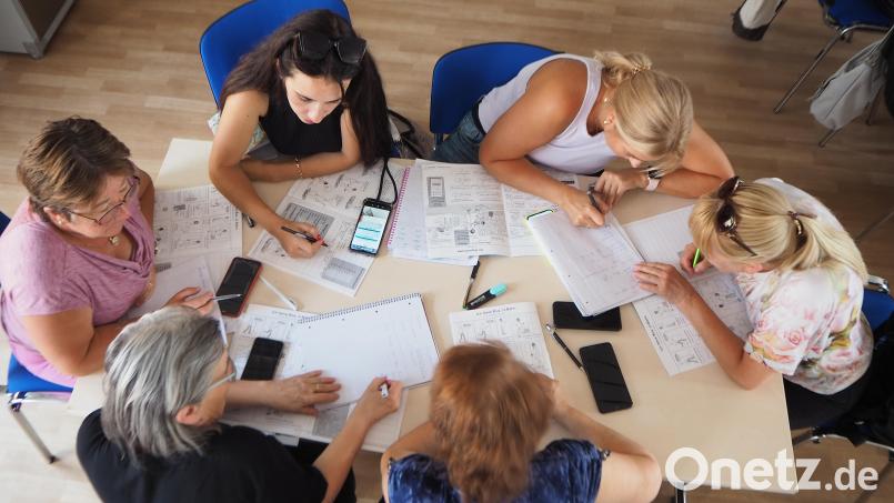 Noch steht das Deutschlernen im Sprachcafé an erster Stelle, doch die Initiatoren des Vereins "Neue Heimat Schwandorf und Kreis" denken bereits an die nächsten Stufen der Integration. Bild: bl