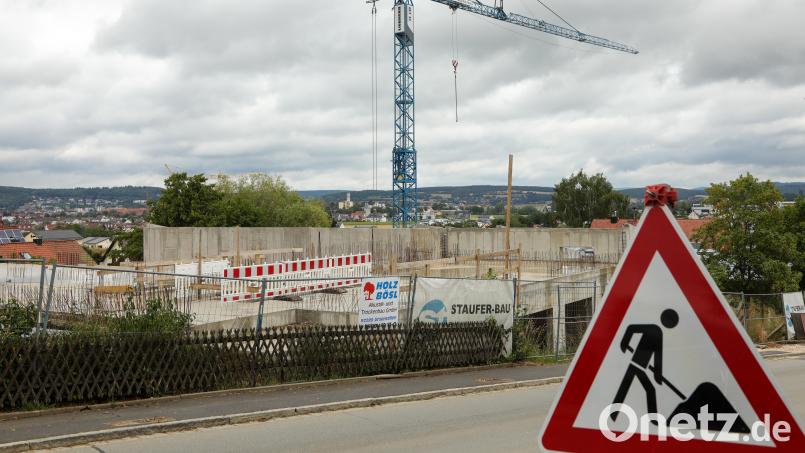 Es wird wieder weitergebaut an der neuen Kita St. Raphael in Kümmersbruck. Bild: Wolfgang Steinbacher