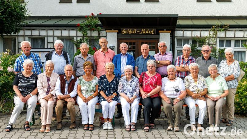 Der Hirschauer Jahrgang 1943 kommt zu einem Klassentreffen zusammen. Bild: Gerd Huster, Fotografie Huster/exb