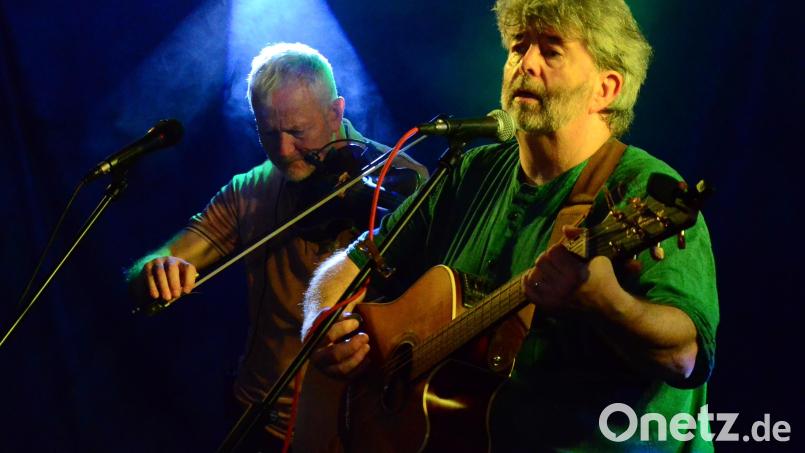 Die Paul Daly Band auf der &quot;Live Stage&quot; im Parapluie. Bild: Kunz