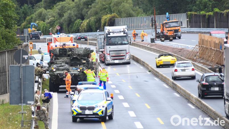 Die A 93 bei Weiden ist derzeit wegen eines Unfalls an der Einfädelspur Weiden-West Richtung Norden gesperrt. Bild: Gabi Schönberger