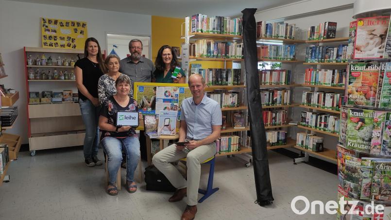 In der Bücherei St. Anna Wernberg besteht seit einigen Monaten die Möglichkeit eBooks, Hörbücher, Zeitungen und Zeitschriften digital auszuleihen. Bild: Weidner/exb