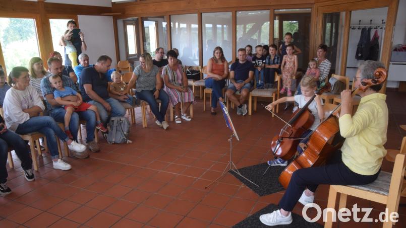 Der Vorspielnachmittag als Abschluss des Jahres der Musikschule Moosbach in Leuchtenberg begeistert die Zuhörer. Bild: fz
