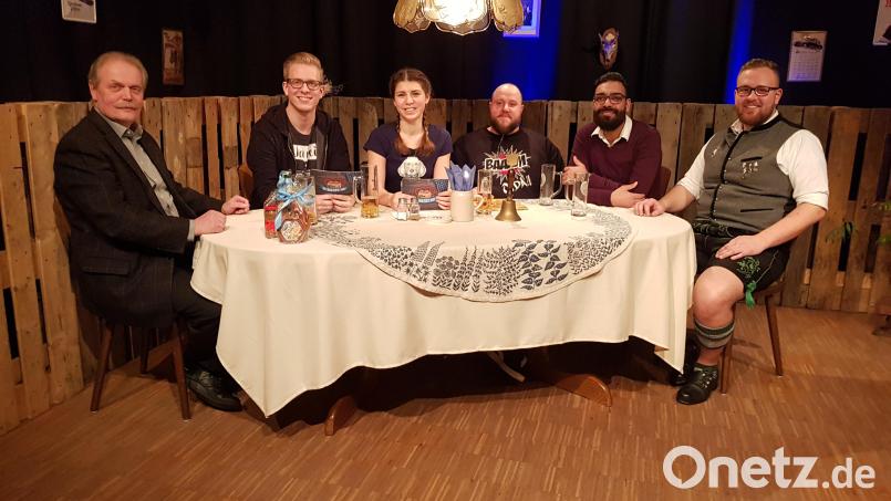 Die Teilnehmer des Stammtischgesprächs waren (von links): Dr. Ludwig Schießl, Christoph Molthagen, Antonia Kourtides, Daniel Kist, Salim Abo Harash und Felix Bauernfeind. Bild: exb