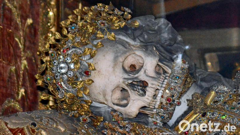 Am ersten August-Sonntag wird in der der Basilika Waldsassen das Fest der Heiligen Leiber gefeiert. Sie flößen vielen Gottesdienstbesuchern Angst ein. Dabei sollen sie nicht den Tod, sondern die Auferstehung vor Augen führen. Archivbild: Wolfgang Benkhardt