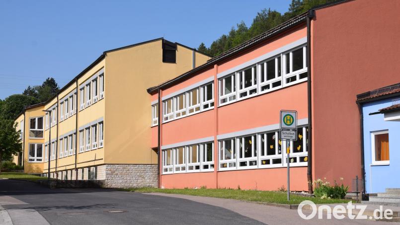 An der Erasmus-Grasser-Grundschule wird auch im neuen Schuljahr 2023/2024 die Ganztagesbetreuung bis 16 Uhr angeboten, hat der Marktgemeinderat beschlossen. Bild: bö