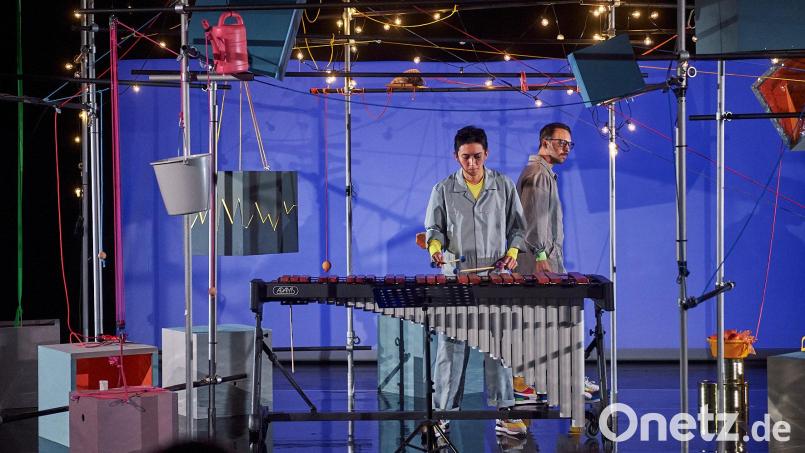 &quot;Würfelgeklimper&quot;: Dieses musikalische Theaterstück richtet sich an Kindergartenkinder und ist im Oktober zu sehen. Bild: Christopher Horne/exb