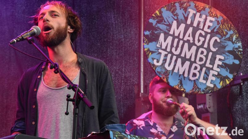 Viel Spaß hatten die Zuschauer bei „Sommer in der Stadt“ mit der kunterbunten und sehr originellen Musik von The Magic Mumble Jumble. Bild: Stephan Huber