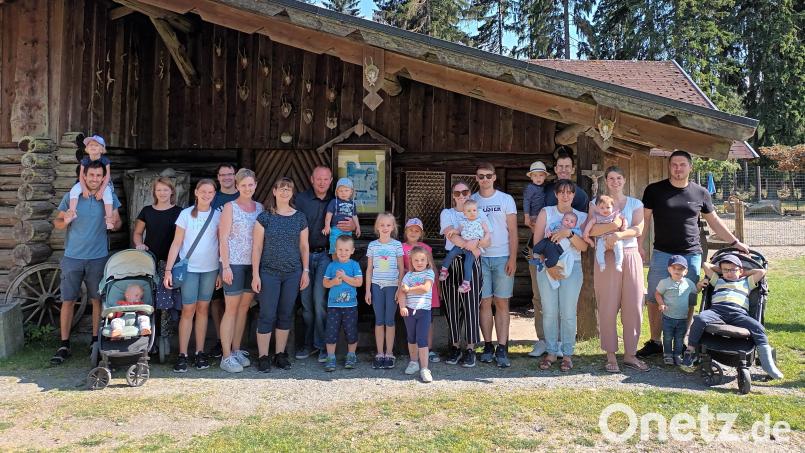 Einen Jahresausflug nach Mehlmeisel machte der Wichteltreff der evangelischen Kirchengemeinde mit den Kindern und Eltern. Bei dieser Gelegenheit wurden einige Kinder und die ehemalige Leiterin, Carina Bock, verabschiedet. Bild: le