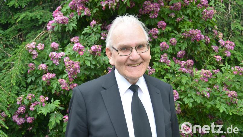 Mit einem leichten Lächeln auf den Lippen, so kannte man Bischöflich Geistlichen Rat Pfarrer Gerhard Dirscherl. Jetzt ist er im Alter von 86 Jahren friedlich im Walter-Siegert-Caritasheim eingeschlafen. Archivbild: dob