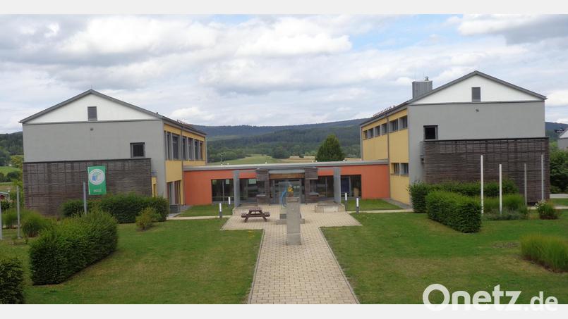 Die in der Thomas-Aquinus-Rott Grundschule Winklarn-Thanstein entstandenen Mehrkosten ziehen eine höhere Verwaltungsumlage nach sich. Bild: amö