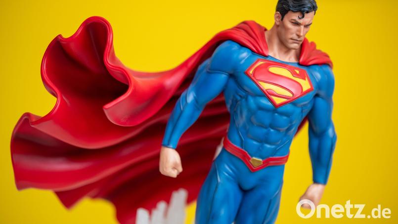 Um echte Helden geht's diesmal bei der Sommertournee von Maxl, dem Spielebus, durch Amberg-Sulzbach. Bild: Daniel Karmann/dpa