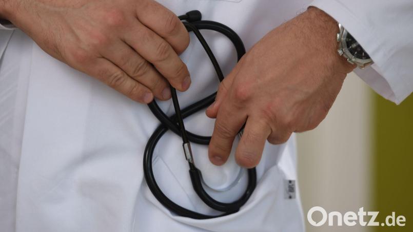 Der Standort Waldsassen des Medizinischen Versorgungszentrums Nordoberpfalz (MVZ) soll geschlossen werden. Bürgermeister Bernd Sommer will das verhindern und findet: Das wäre ganz einfach, wenn die Beteiligten nur wollten. Symbolbild: Patrick Seeger/dpa