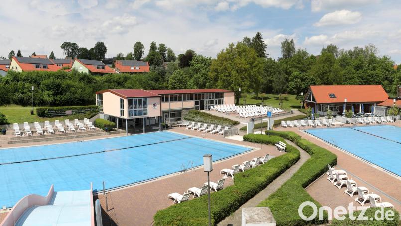 Das Freibad Erbendorf war wegen des Dauerregens mehrere Tage geschlossen. Archivbild: njn