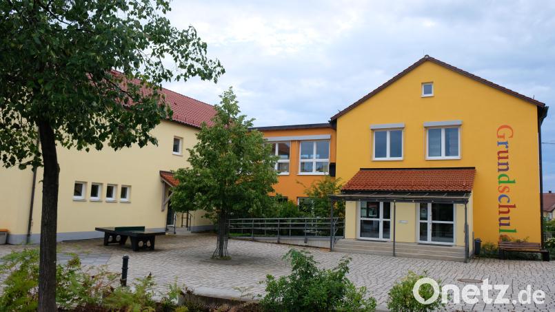 Für die Raumlufttechnik der Grundschule investierte die Gemeinde Speinshart 218.000 Euro. 175.000 Euro betrug die staatliche Förderung Bild: do