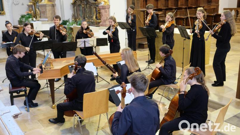 Das Bayerische Jugend-Barockorchester trifft beim &quot;Dixit Dominus&quot; auf Musik- und Gesangsgruppen aus Rumänien und Mazedonien Bild: do
