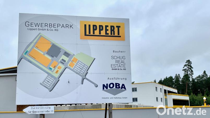 Die Lippert-Baustelle am neuen Standort in Eschenbach. Derzeit präsentiert sich das Unternehmen selbst als Baustelle. Bild: Gabi Schönberger