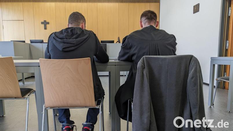 Der Angeklagte 27-Jährige mit seinem Verteidiger Matthias Haberl Bild: rsc
