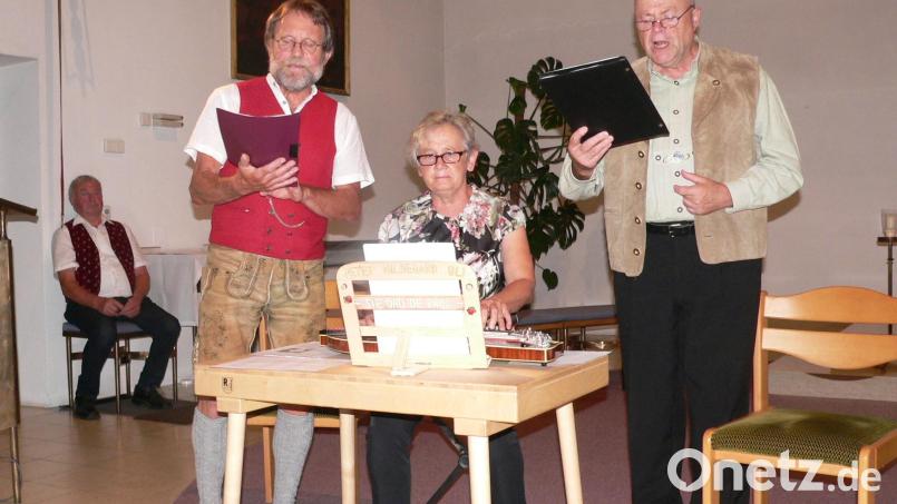 Vier Gruppen – im Bild &quot;Sie und de Zwoa&quot; – beteiligten sich beim Marienlob in der Ettmannsdorfer Pfarrkirche. Bild: nid
