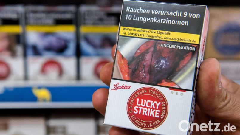 In einer normalen Zigarettenschachtel hatte ein Mann sein Kokain versteckt. Symbolbild: Daniel Bockwoldt