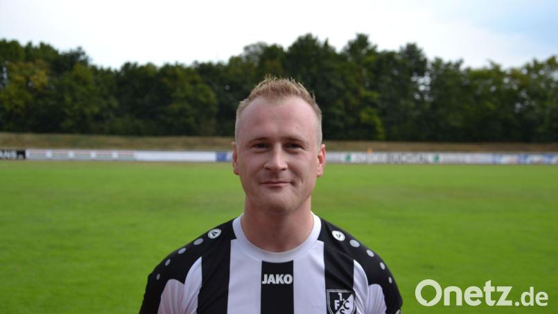 Mathias Meßmann bleibt Trainer beim 1. FC Schwarzenfeld. Bild: mr