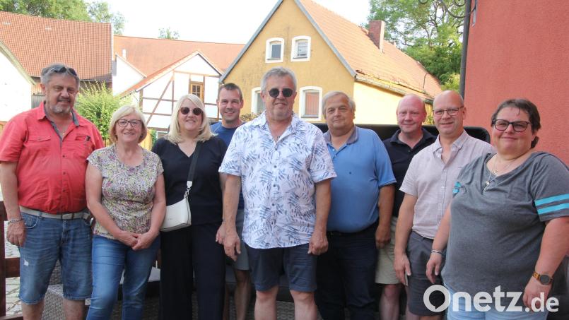 Neuwahlen gab es beim TTC Konnersreuth. Im Bild (von links) Josef Rosner, Kornelia Rosner, Beate Malzer, Andreas Malzer, der neue Vorsitzende Konrad Rosner, Walter Hart, Achim Graßold, Jürgen Graßold und Petra Günthner. Bild: kro