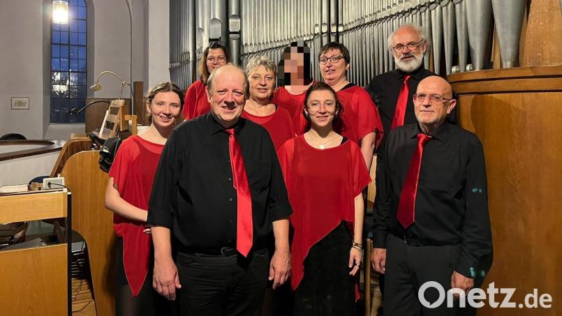 Die Chor-Schola ist eine Bereicherung für die Pfarreiengemeinschaft. Ihr Können zeigt sie beim Marienlob. Bild: Michael Koch/exb