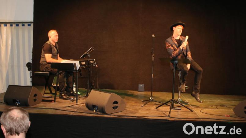 Markus Engelstädter (rechts), unterstützt von Bernd Meyer, freuten sich, beim „Dahamsam“-Festival wieder einmal in der &quot;alten Heimat&quot; spielen zu dürfen. Archivbild: sne
