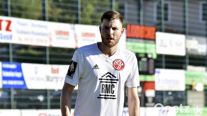 Lukas Dotzler (Bild) bildet zusammen mit Kevin Hofmann und dem Sportlichen Leiter Franz Koller ein Interims-Trainer-Trio beim SV Donaustauf. Archivbild: Hubert Ziegler