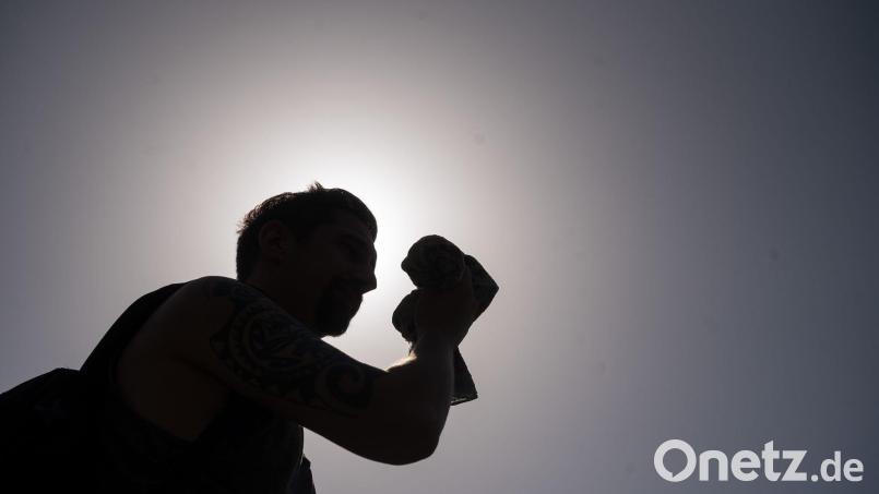 Der Deutsche Wetterdienst warnt vor extremer Hitze. Symbolbild: Sebastian Gollnow/dpa