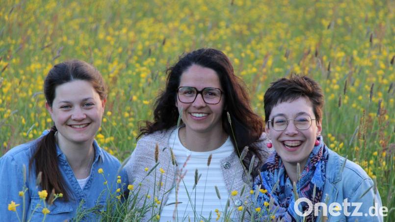 Den Schritt ins Noviziat gehen am Samstag die Postulantinnen (von links) Natalie Rausch, Margareta Huber und Anne Hansen. Bild: Schulschwestern von Unserer Lieben Frau/exb