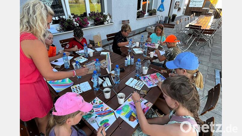 Äußerst kreativ zeigen sich die Ensdorfer Kinder bei der Gestaltung ihrer Bilder. Bild: tra