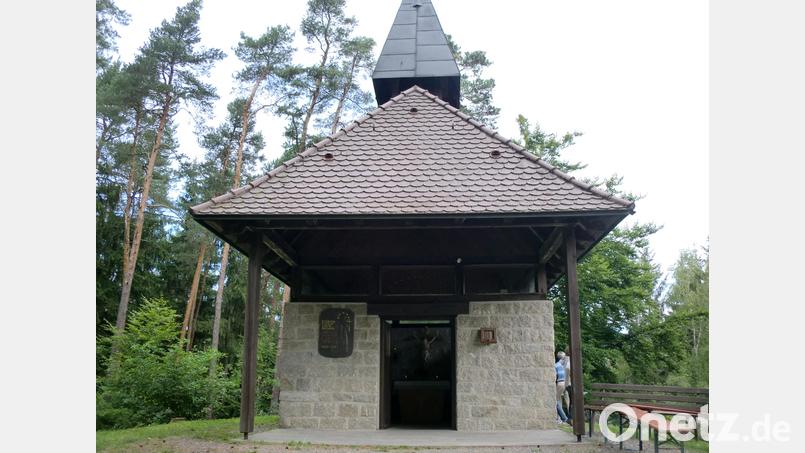 Das Kircherl auf dem Buchberg ist dem heiligen Nepomuk geweiht und kann heuer 40. Geburtstag feiern. Bild: sh