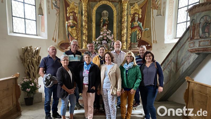 Die Gruppe beim Ausflug &quot;Auf den Spuren von Maurus Fuchs&quot;. Bild: Alois Bauer/exb