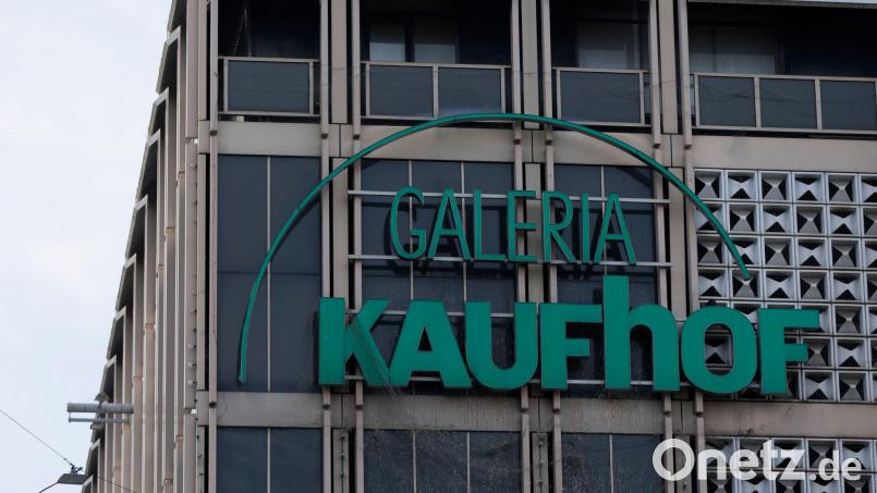 Am 2. September schließt die Galeria-Filiale am Neupfarrplatz in der Regensburger Altstadt für einige Wochen. Bild: Julian Rettig/dpa