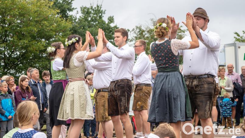 Eindrücke von der Weißenbrunner Kirwa. Die Traditionsveranstaltung zieht alljährlich viele Gäste an. Archivbild: pml