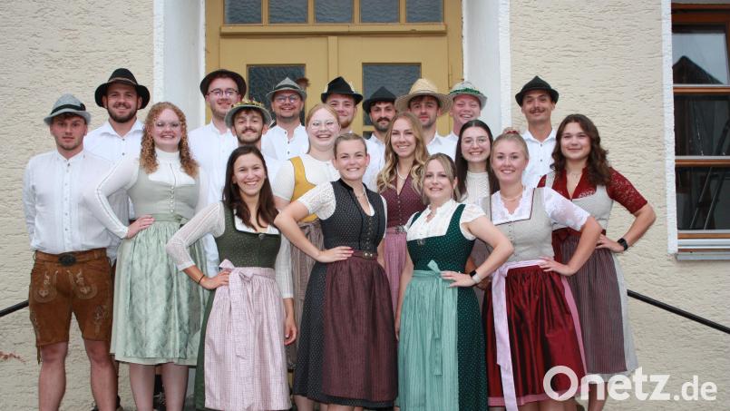 Diese elf Kirwapaare geben wieder am Wochenende alles, dass sich die Gäste der Kirchweih wohl fühlen und das richtige &quot;Feierfeeling&quot; aufkommt. Bild: ral