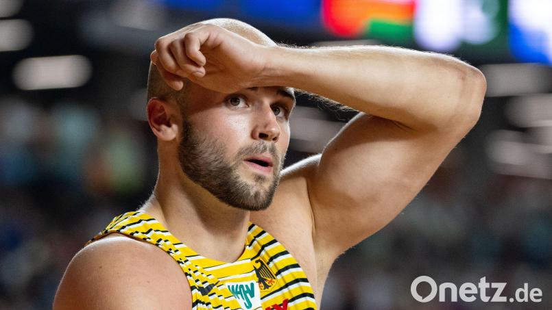 Die Enttäuschung steht Julian Weber ins Gesicht geschrieben. Dabei zeigte der Speerwerfer noch eine der besseren deutschen Leistungen bei der WM in Budapest. Am Ende blieb er aber ohne Medaille und wurde Vierter. Bild: Sven Hoppe