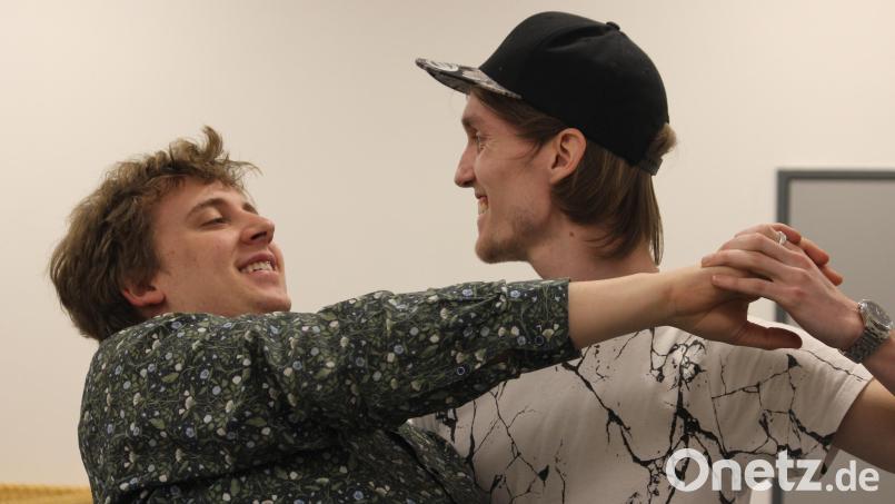 Für Erasmus Gerhards (links) und Daniel Adler (rechts) haben die Proben begonnen. Bild: Ovigo Theater/exb