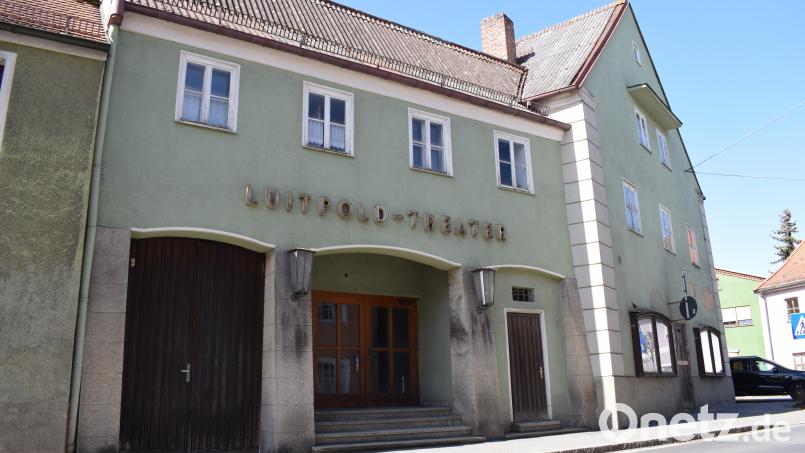 Baubeginn für die Sanierung des Luitpold-Theaters ist 2024. Bis 2026 soll aus dem ehemaligen Kino eine multifunktionelle Veranstaltungsstätte werden. Bild: szl
