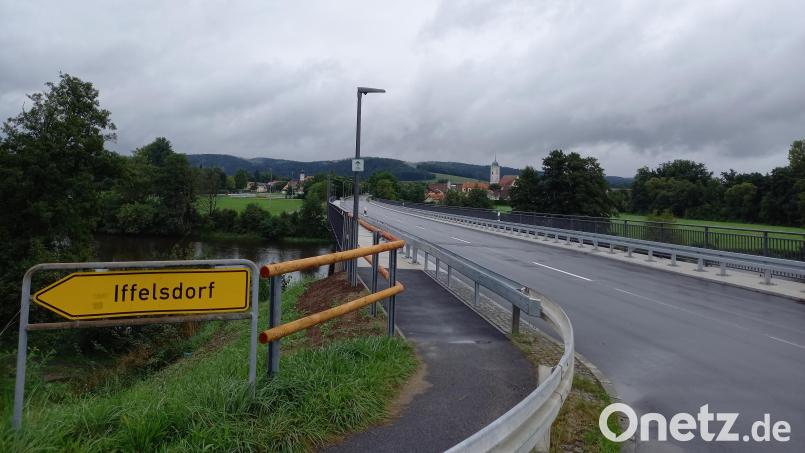 Die Brücke nach Iffelsdorf ist nach der Sanierung wieder frei. Bild: bl