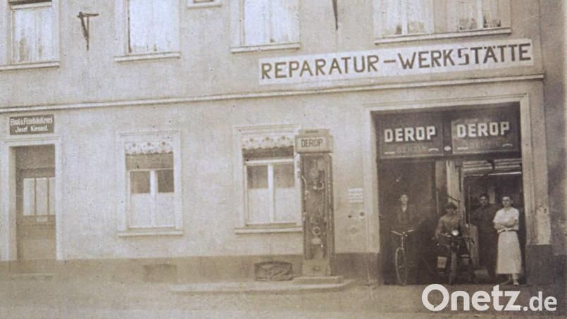 Wo heute das Café Zuckersüß steht, konnte man von 1929 bis 1936 bei der Deutschen Vertriebsgesellschaft für Russische Ölprodukte (Derop) Benzin tanken. Bild: Archiv Schulz