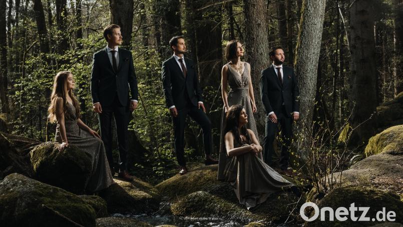 Das Ensemble "Stimmgold" greift das Max-Reger-Thema "Durch den Wald" auf. Bild: Alicja Goja/„Matt&amp;Glänzend"