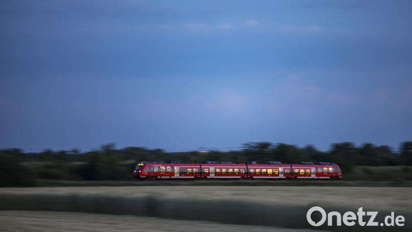 Per Regionalbahn durch die Republik. Unser Autor ist mit dem 49-Euro-Ticket eine Woche durch Deutschland gereist. Symbolbild: Jan Woitas/dpa