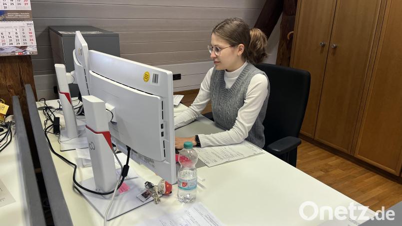 Nach ihrer überaus erfolgreichen Ausbildung zur Verwaltungsfachangestellten arbeitet Alina Mutzbauer nun in der Finanzverwaltung der Gemeinde Hirschau. Bild: srm