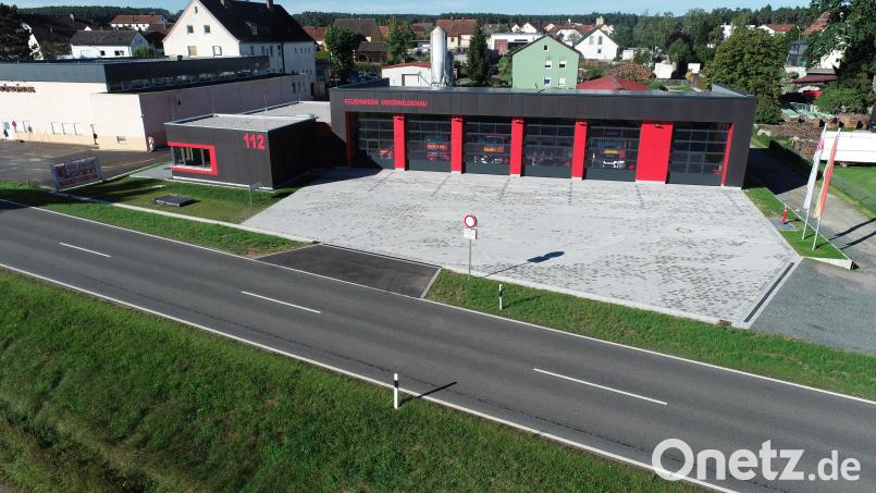 Das neue Feuerwehrgerätehaus der Feuerwehr Oberwildenau wird am Sonntagvormittag offiziell eingeweiht. Bild: bey