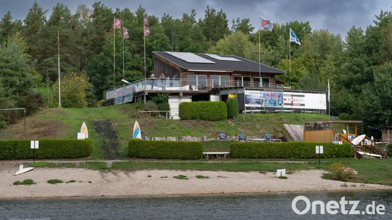 Der 1. Steinberger Surfclub veranstaltet am 10. September einen "Jubiläumstag der offenen Tür". Surfsport Interessierte können in die verschiedenen Surfsportarten reinschnuppern. Bild: Martin Lanzl/exb
