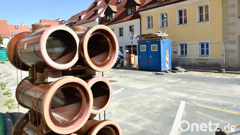 Der Paulanerplatz in Amberg ist noch immer eine Baustelle. Bild: Petra Hartl