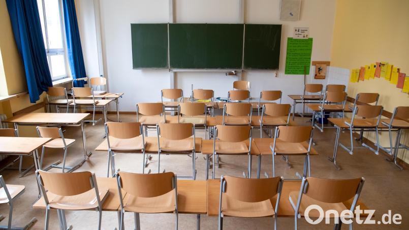 Bald kommt wieder Leben in die Klassenzimmer. An der Mittelschule Waldsassen werden zehn Klassen gebildet. Symbolbild: Sven Hoppe/dpa